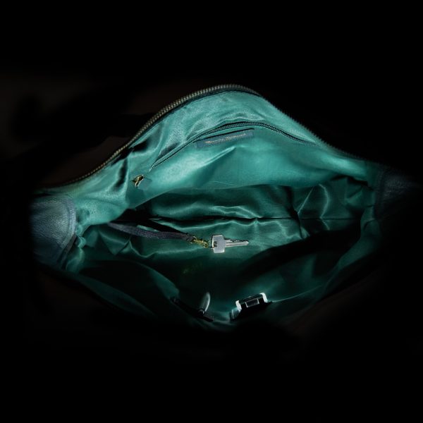 Riccardo Ferducci_018413 049_Hobo bag mit LED-Licht-Fach_Leder_grün_Damen_2_2022