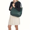 Riccardo Ferducci_018412 049_Hobo bag mit LED-Licht-Fach_Leder_grün_Damen_5_2022