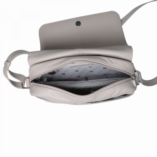 Riccardo Ferducci_028423 045_Flap bag_Leder_beige_Damen_5_2022