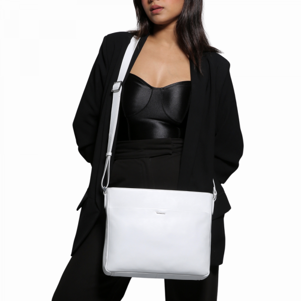 Riccardo Ferducci_028452 004_Workbag_Leder_weiss_Damen_5_2022