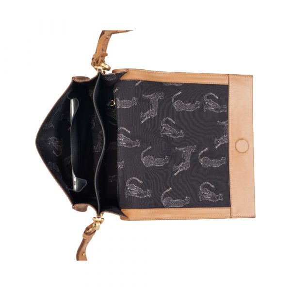 Burkely_BU1000155.43 23_PARISIAN PAIGE CROSSBODY BAG_Leder_cognac_Unisex_3_2022