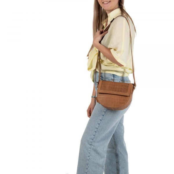 Burkely_BU1000183.29 24_ICON IVY HALF MOON BAG_Leder_cognac_Unisex_5_2022