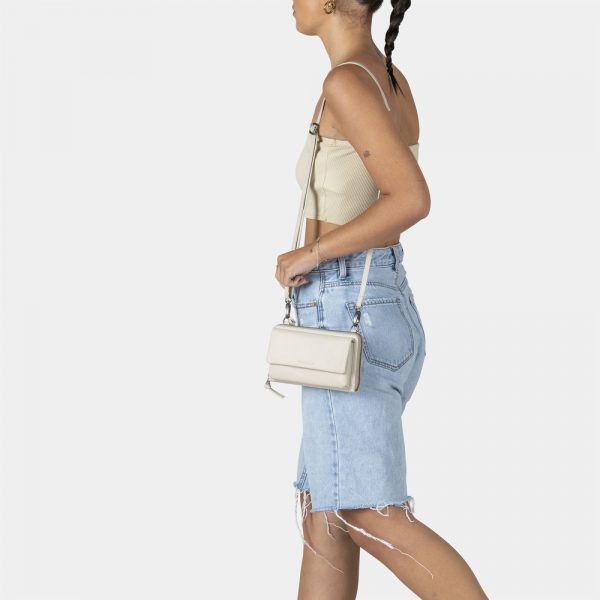 Burkely_BU1000314.84 01_IE PHONE WALLET WIDE_Leder_off white_Unisex_6_2022