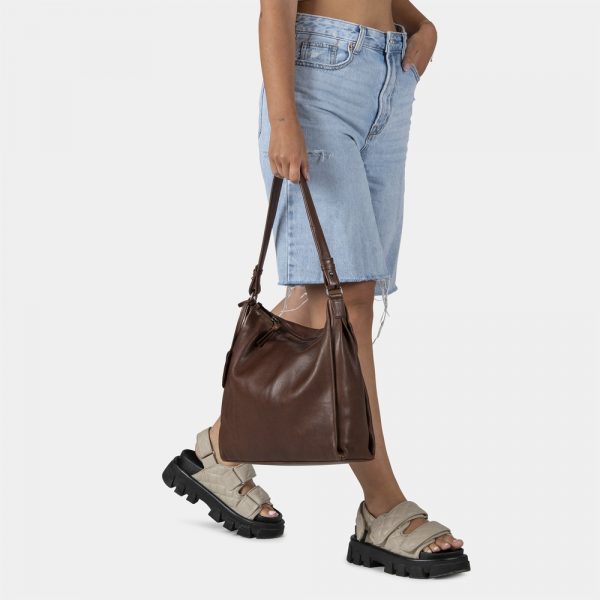 Burkely_BU1000320.84 22_IE HOBO_Leder_brown_Unisex_2_2022