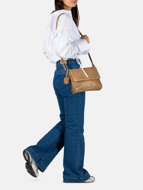 Burkely_BU1000322.84 28_JUST JOLIE SATCHEL BAG_Leder_khaki_Unisex_5_2022