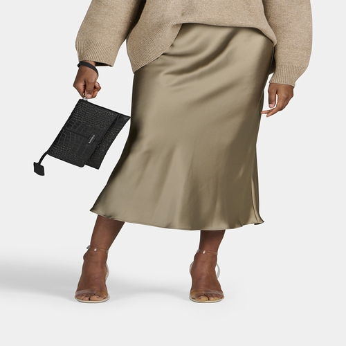 Burkely_BU1000851.29 10_COOL COLBIE ENVELOPE CLUTCH_Leder_black_Unisex_5_2022 Burkely_BU1000851.29 10_COOL COLBIE ENVELOPE CLUTCH_Leder_black_Unisex_5_2022