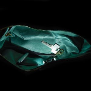 Riccardo Ferducci_018410 049_Hobo bag mit LED-Licht-Fach_Leder_grün_Damen_2