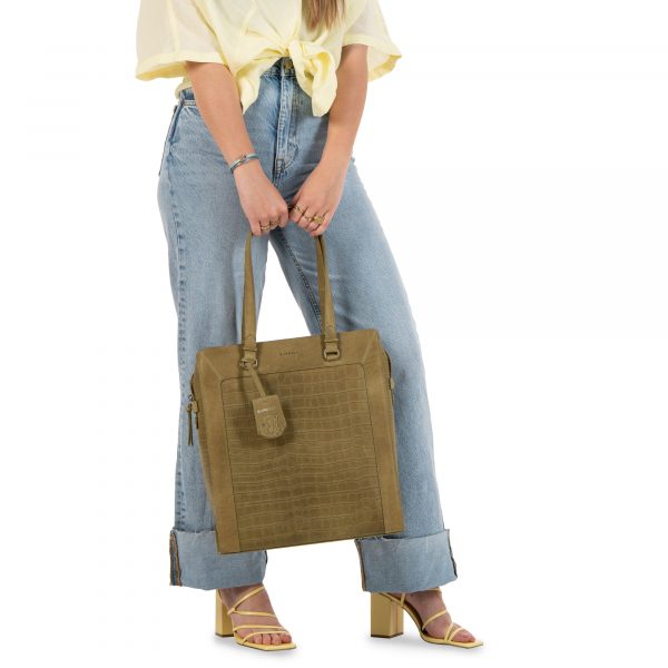 Burkely_BU1000177.29 72_ICON IVY SHOPPER 13.3 Zoll_Leder_gummy green_Unisex_5