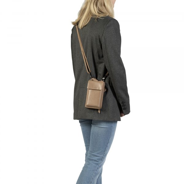 Burkely_BU1000214.84 25_JUST JOLIE PHONEWALLET_Leder_taupe_Unisex_5