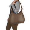 Riccardo Ferducci_018413 045_Hobo bag mit LED-Licht-Fach_Leder_beige_Damen_5