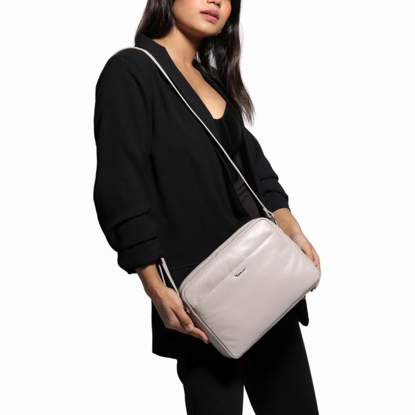 Riccardo Ferducci_028442 045_Crossover_Leder_beige_Damen_1