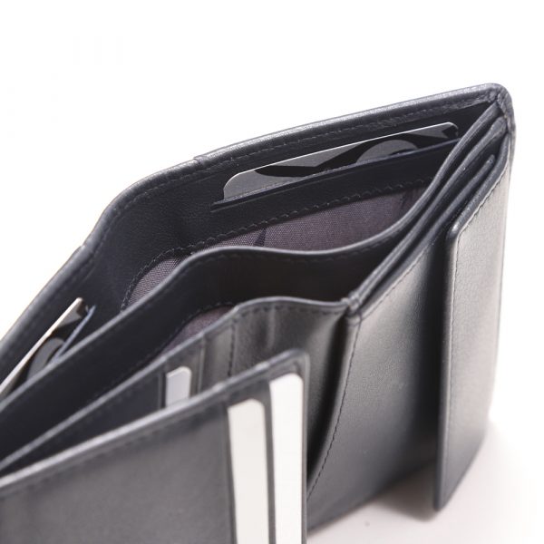 Hochformat_Leder_blau_Unisex_1