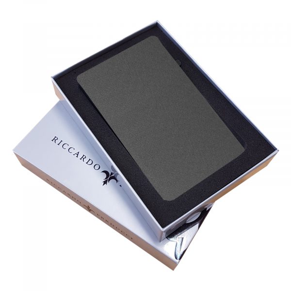 Riccardo Ferducci_078999 002C_RF SafeBox mit Clip_Metall_black with CLIP_Unisex_5