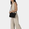 Burkely_BU1000503.69 10_LENE HANDBAG_Leder_black_Unisex_6