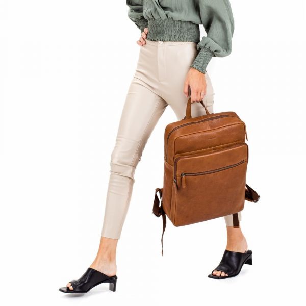 Burkely_BU8005364.56 24_ANTIQUE AVERY BACKPACK ZIP_Leder_cognac_Unisex_6