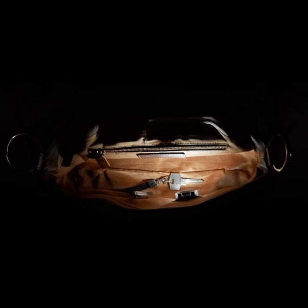 Riccardo Ferducci_018422 059_Crossover mit LED-Licht-Fach_Leder_cognac_Damen_2