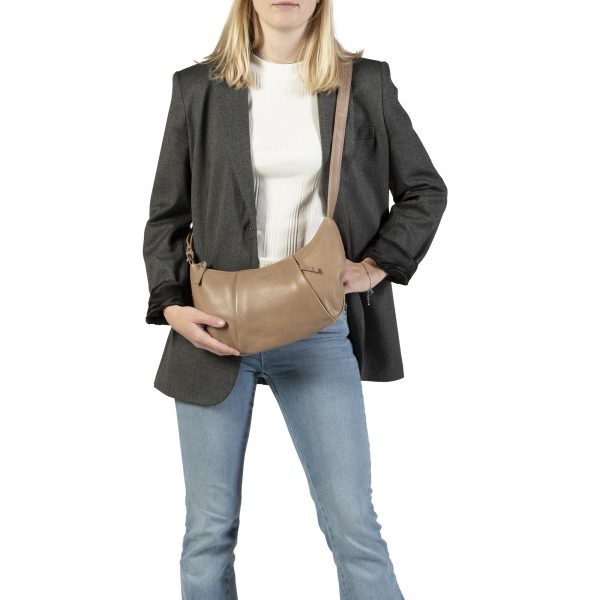 Burkely_BU1000259.84 25_JUST JOLIE CROSSBODY CROISSANT_Leder_taupe_Unisex_5