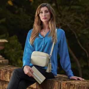 M - mittelgroß_Leder_beige m. crystal_Damen_1