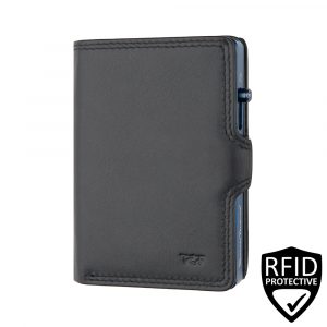 Riccardo Ferducci_013900 002_Cardprotector