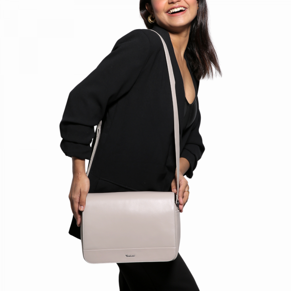 Riccardo Ferducci_028423 045_Flap bag_Leder_beige_Damen_1