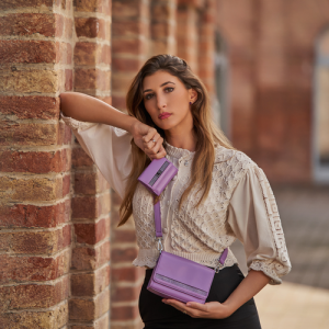 S - klein_Leder_violett m. iris_Damen_1