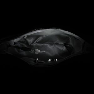 Riccardo Ferducci_018413 002_Hobo bag mit LED-Licht-Fach_Leder_schwarz_Damen_2